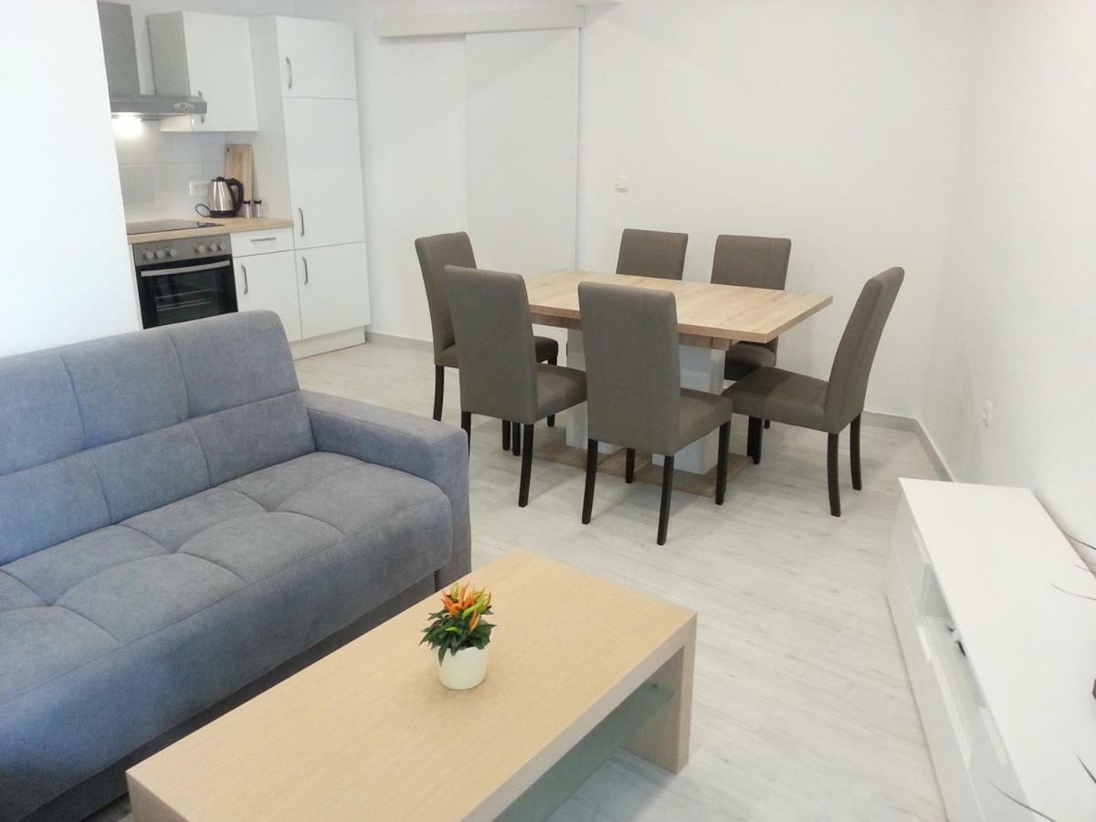 Apartment Rika Omiš Exterior foto